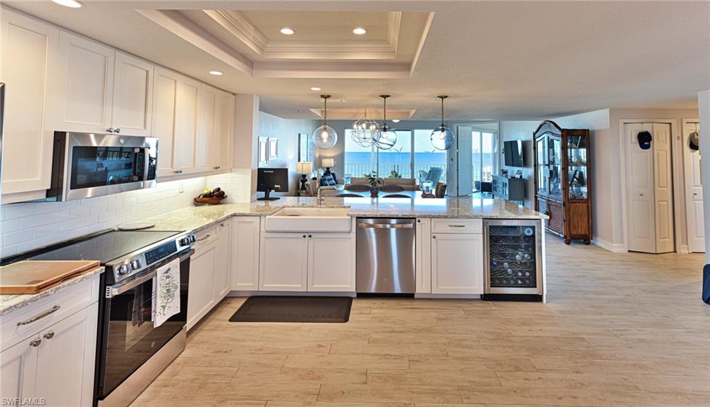 BAREFOOT BEACH CLUB - Residential