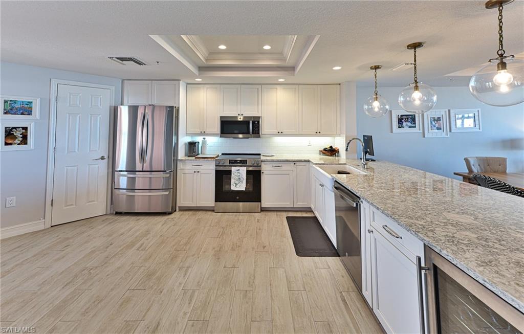 BAREFOOT BEACH CLUB - Residential