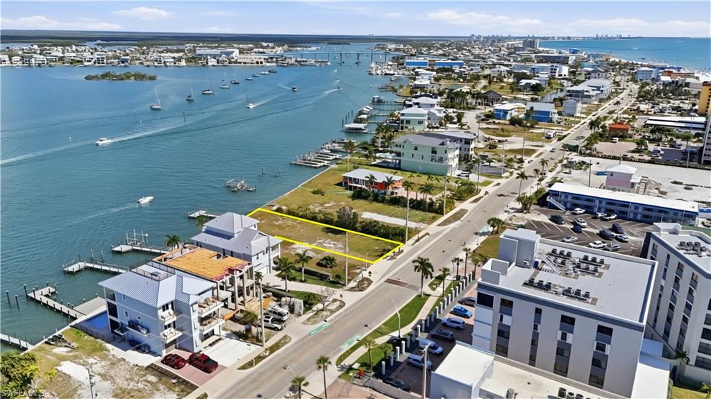 ISLAND SHORES - Land