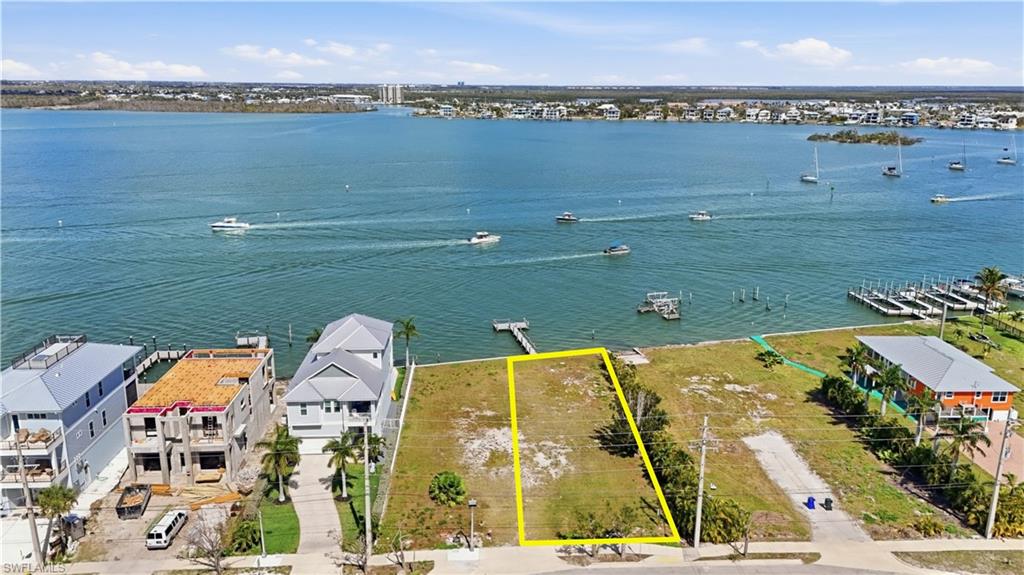 ISLAND SHORES - Land