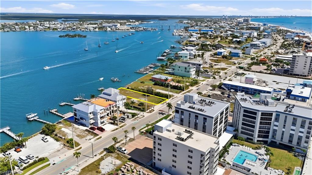 ISLAND SHORES - Land