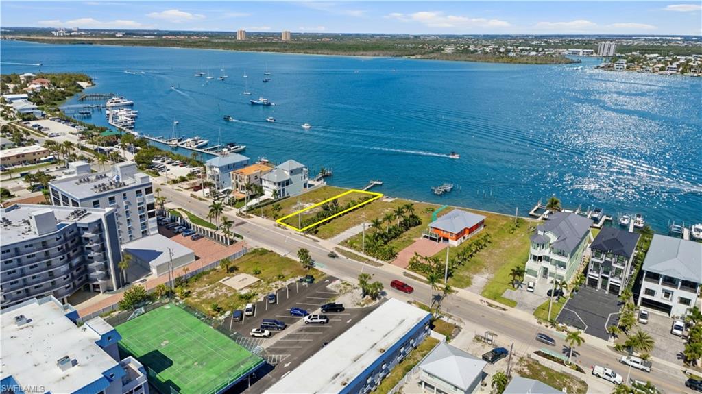 ISLAND SHORES - Land