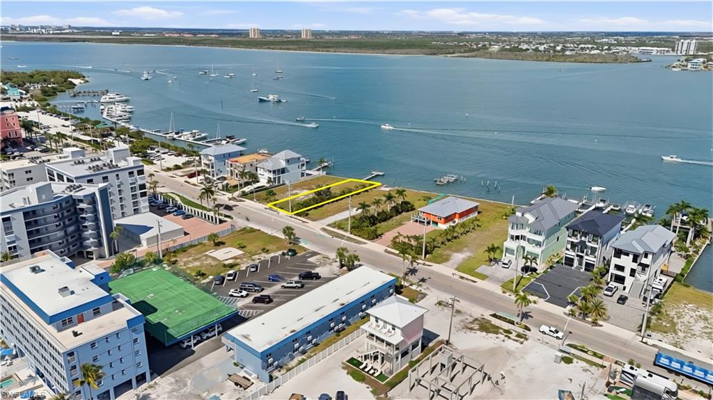 ISLAND SHORES - Land