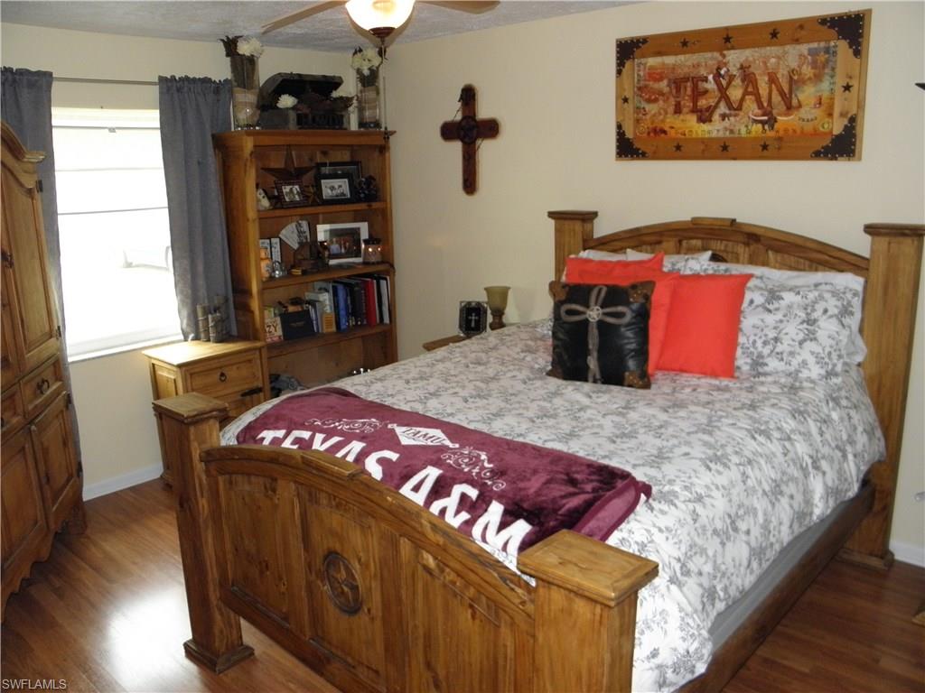 SAN CARLOS PARK - Residential