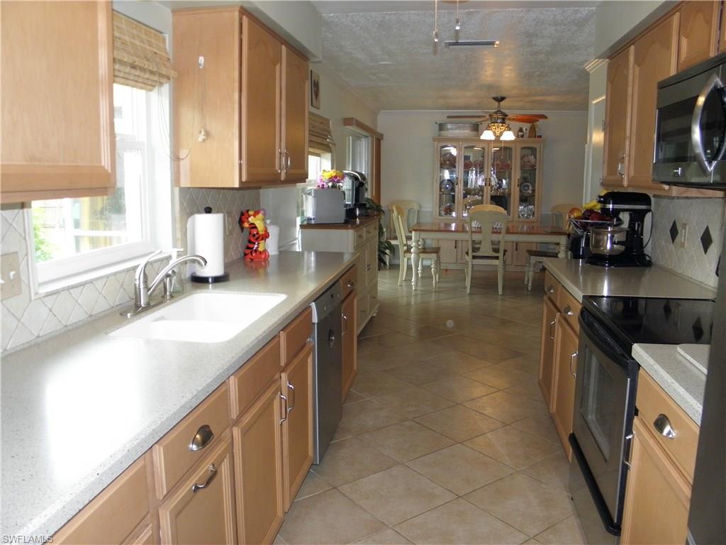 SAN CARLOS PARK - Residential