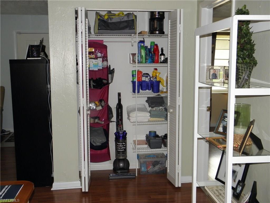 SAN CARLOS PARK - Residential