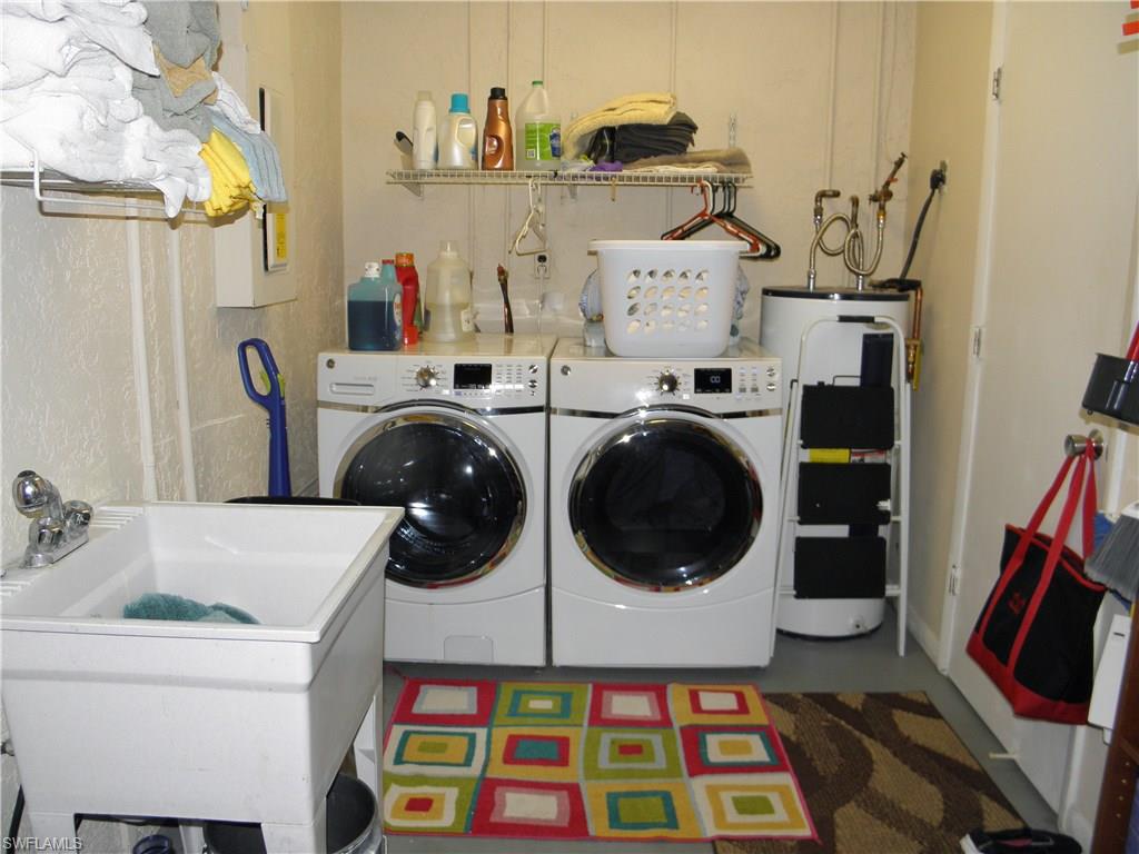 SAN CARLOS PARK - Residential