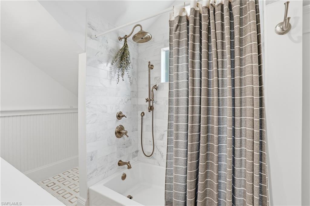 VALENCIA TERRACE - Residential