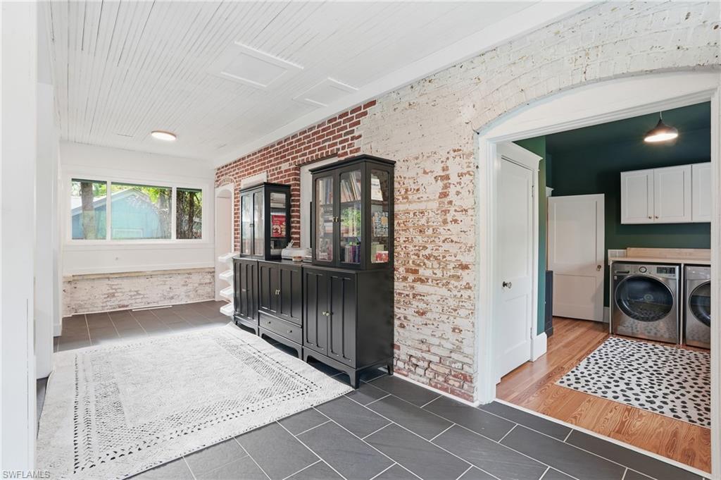 VALENCIA TERRACE - Residential