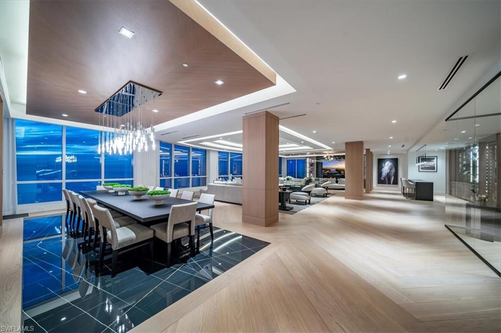 SEASONS AT NAPLES CAY - Residential