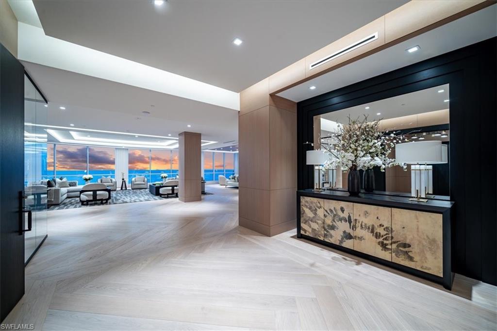 SEASONS AT NAPLES CAY - Residential