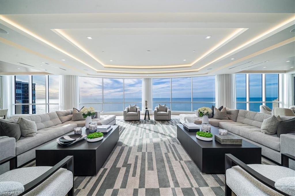 SEASONS AT NAPLES CAY - Residential