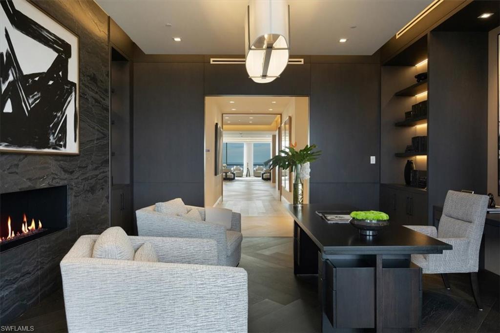 SEASONS AT NAPLES CAY - Residential