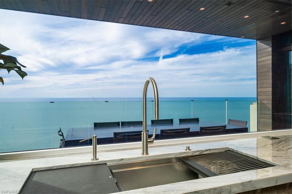 SEASONS AT NAPLES CAY - Residential