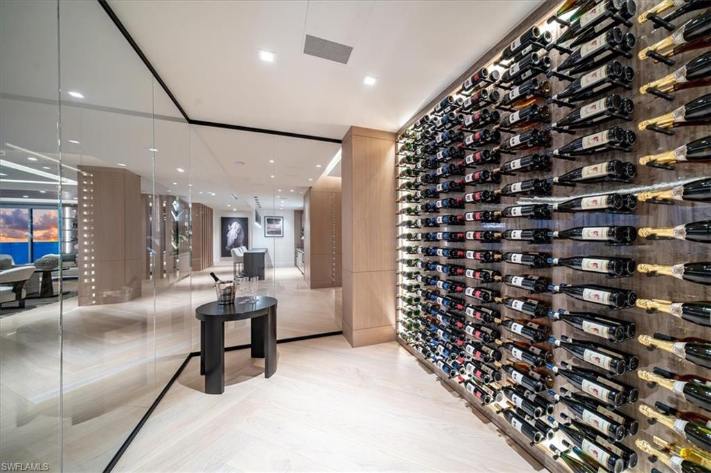 SEASONS AT NAPLES CAY - Residential