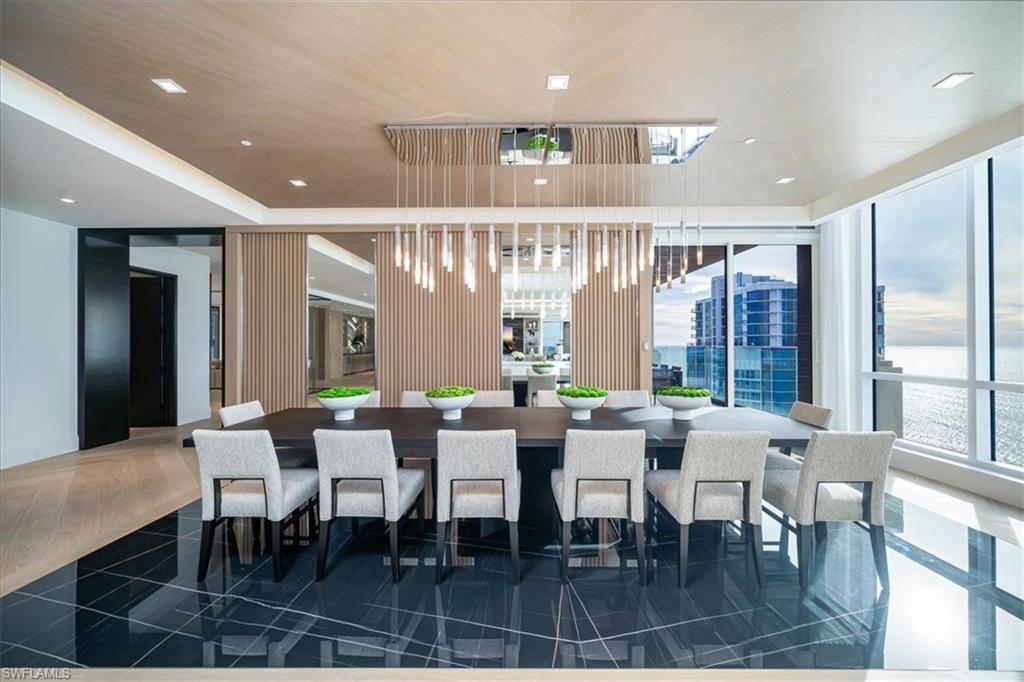 SEASONS AT NAPLES CAY - Residential