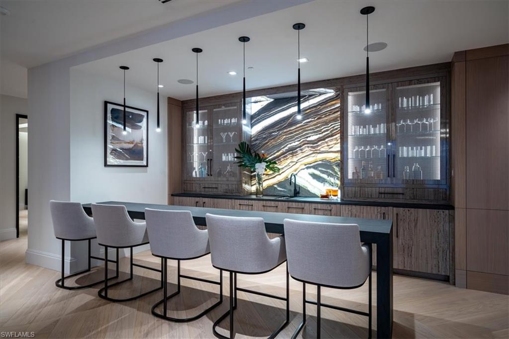 SEASONS AT NAPLES CAY - Residential