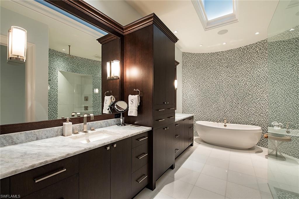 AQUALANE SHORES - Residential