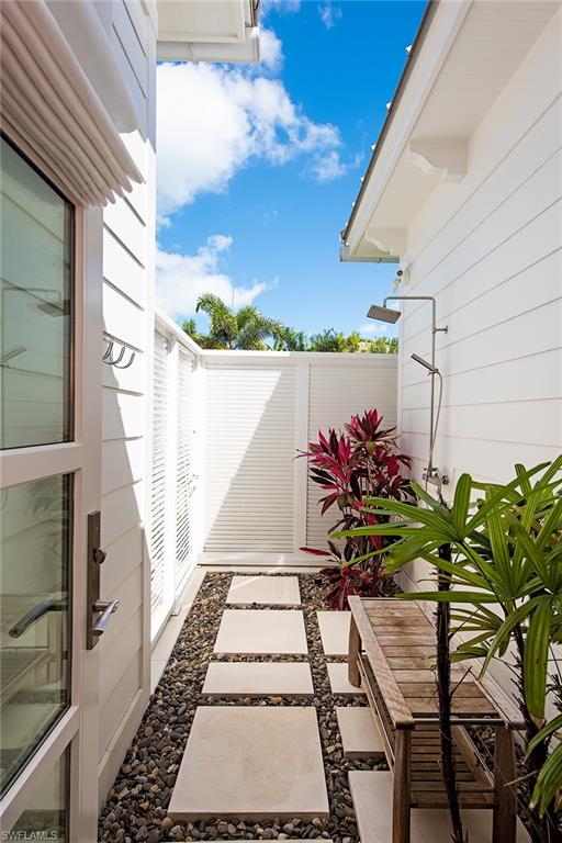 AQUALANE SHORES - Residential