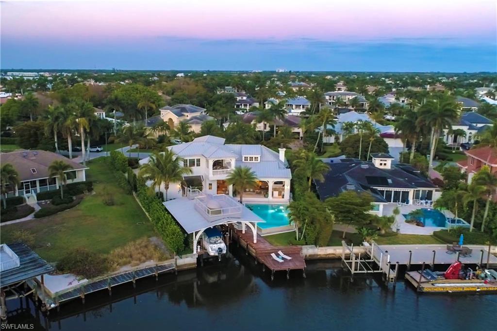 AQUALANE SHORES - Residential