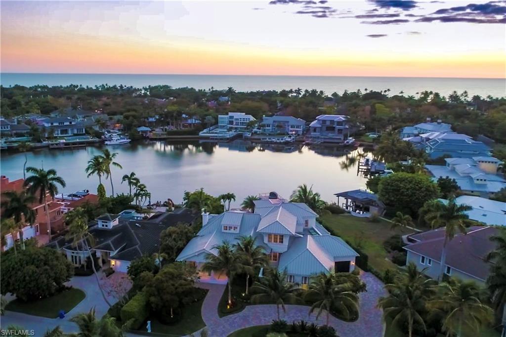 AQUALANE SHORES - Residential