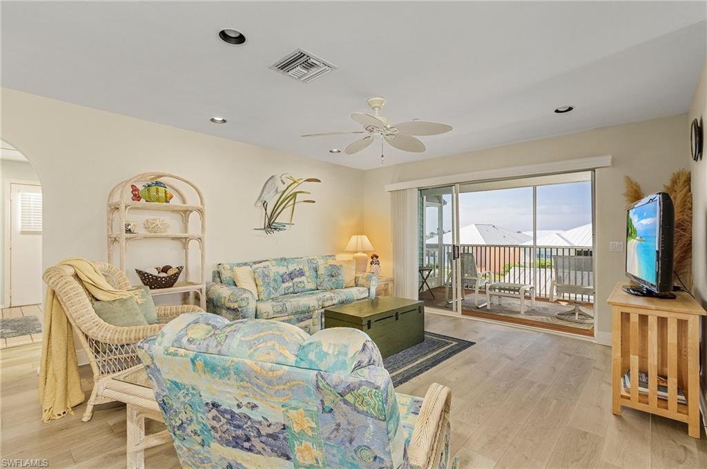 GALT ISLAND SHORES - Residential