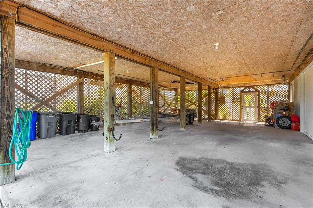 GALT ISLAND SHORES - Residential