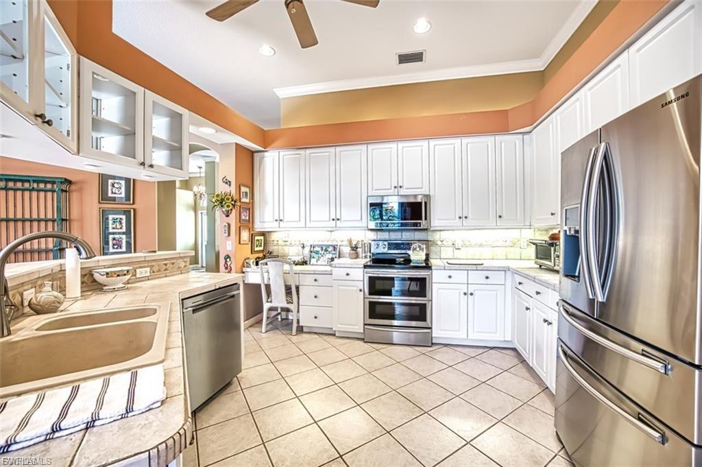 REFLECTION LAKES - Residential