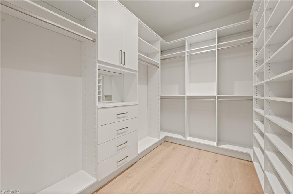 LAKE PARK - Residential