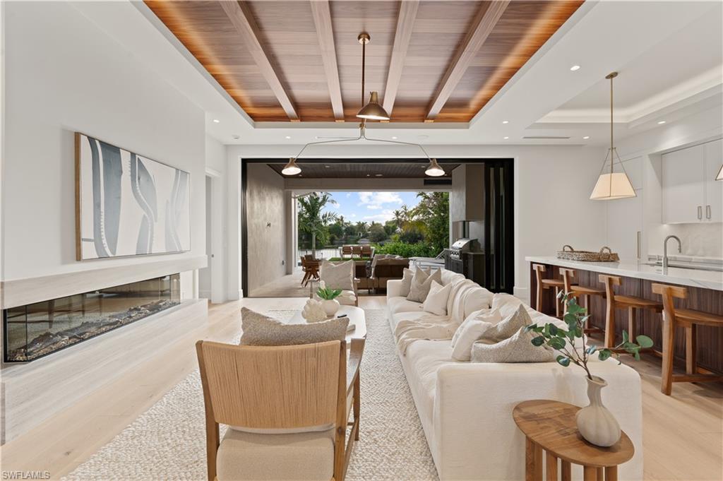 LAKE PARK - Residential