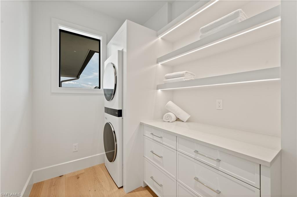 LAKE PARK - Residential