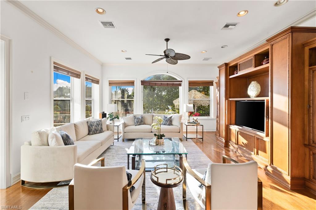 AQUALANE SHORES - Residential