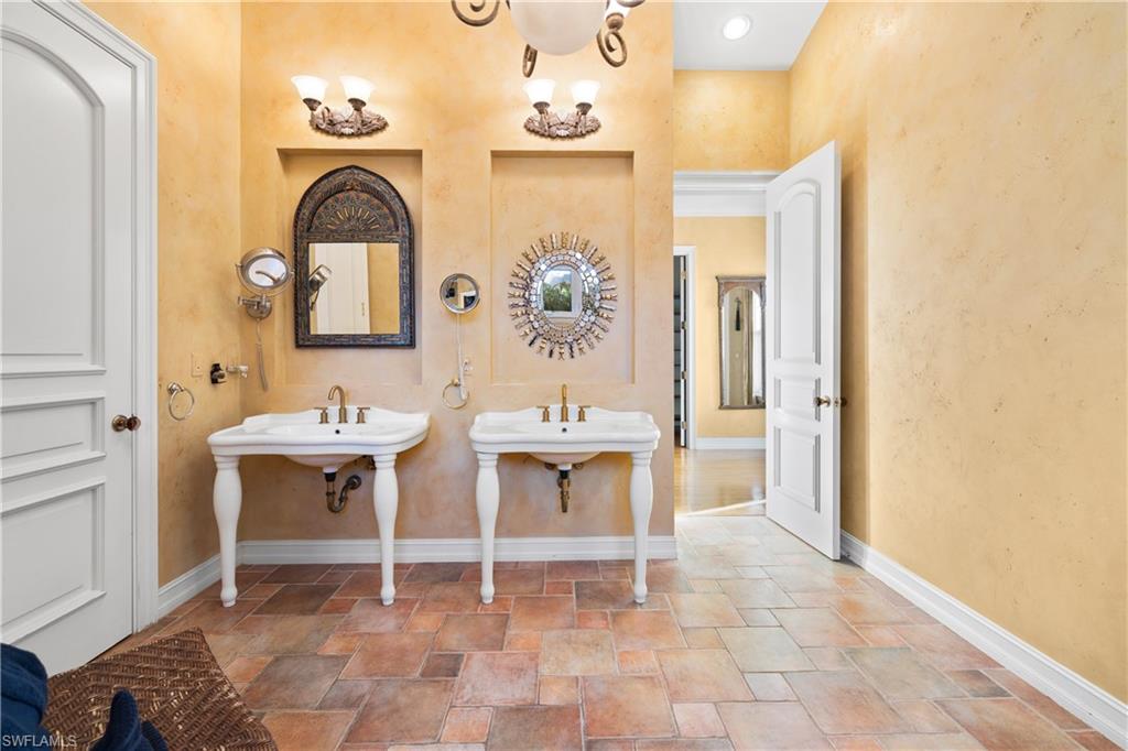 AQUALANE SHORES - Residential