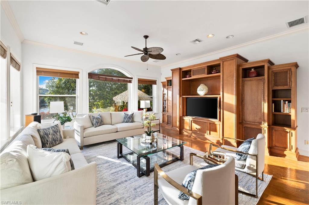 AQUALANE SHORES - Residential