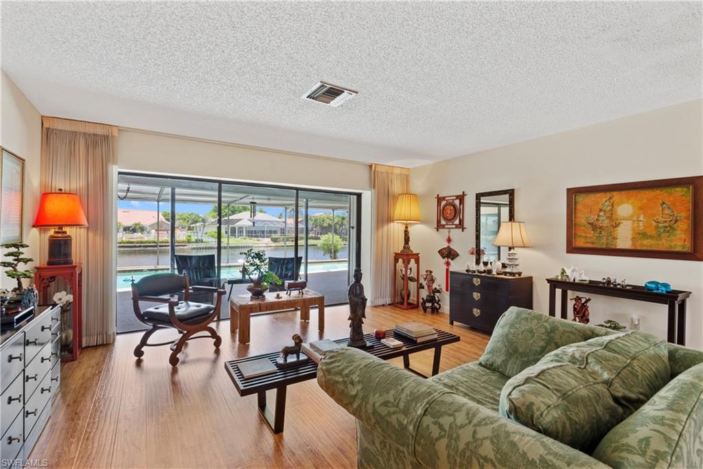 TOWN AND RIVER - Residential