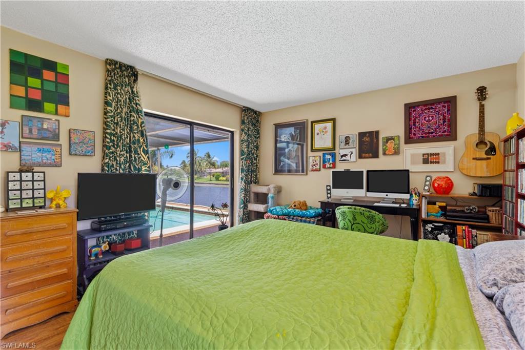 TOWN AND RIVER - Residential