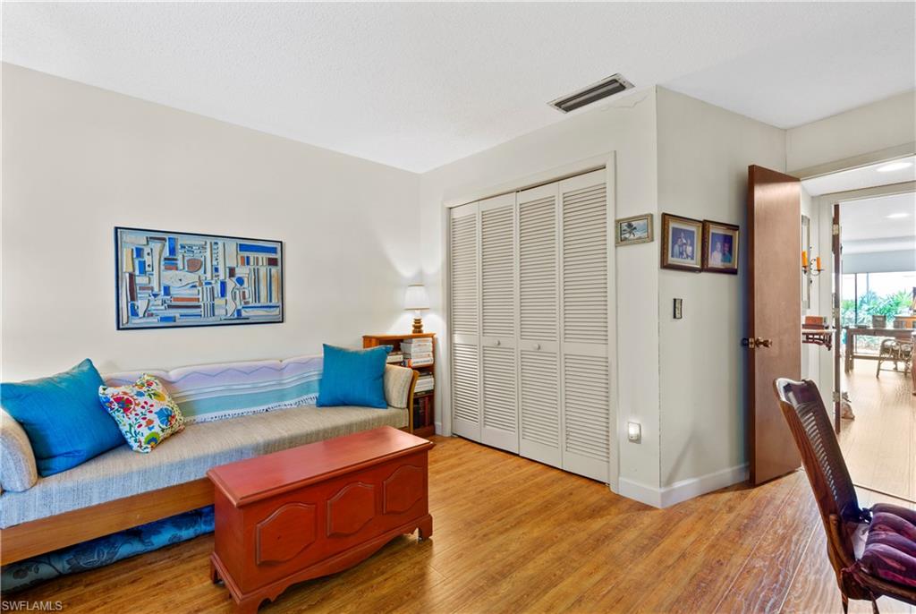 TOWN AND RIVER - Residential