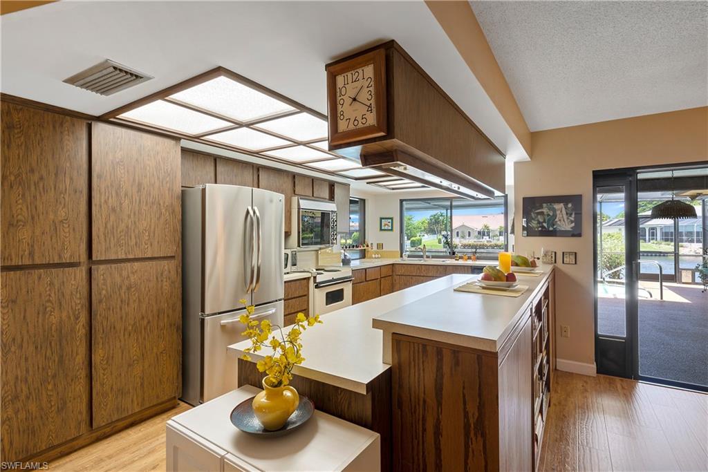 TOWN AND RIVER - Residential