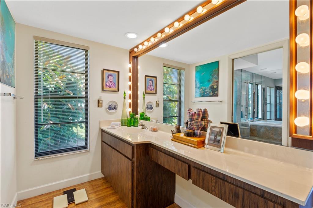 TOWN AND RIVER - Residential