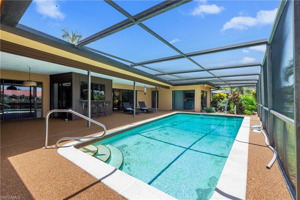 TOWN AND RIVER - Residential