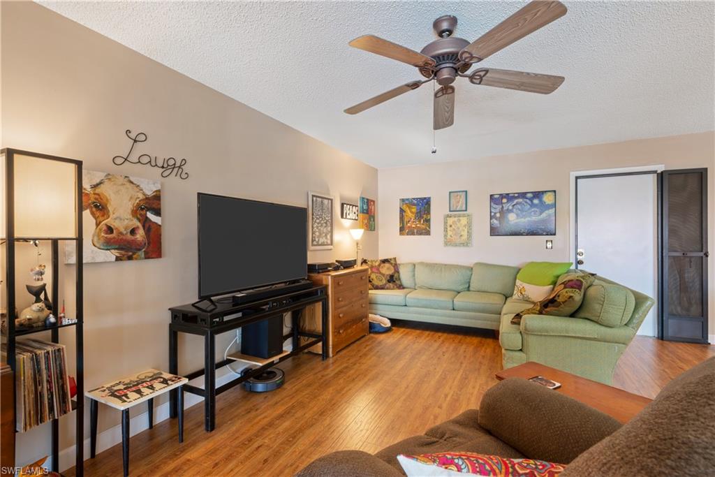 TOWN AND RIVER - Residential