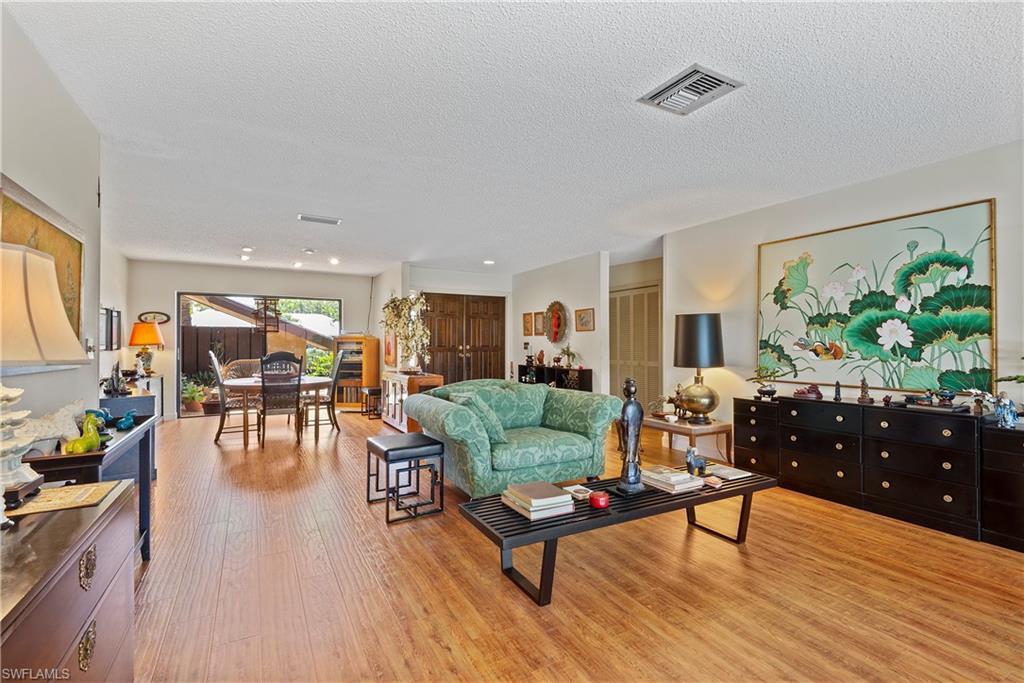 TOWN AND RIVER - Residential