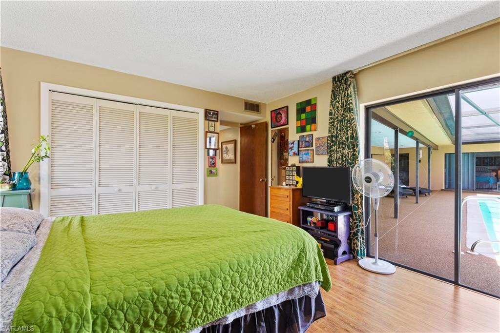 TOWN AND RIVER - Residential