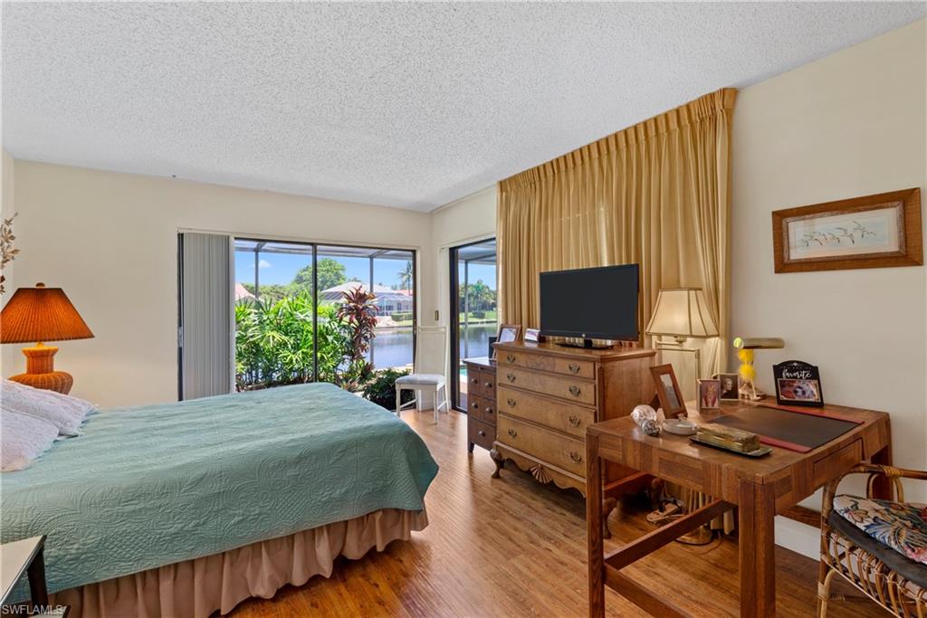 TOWN AND RIVER - Residential