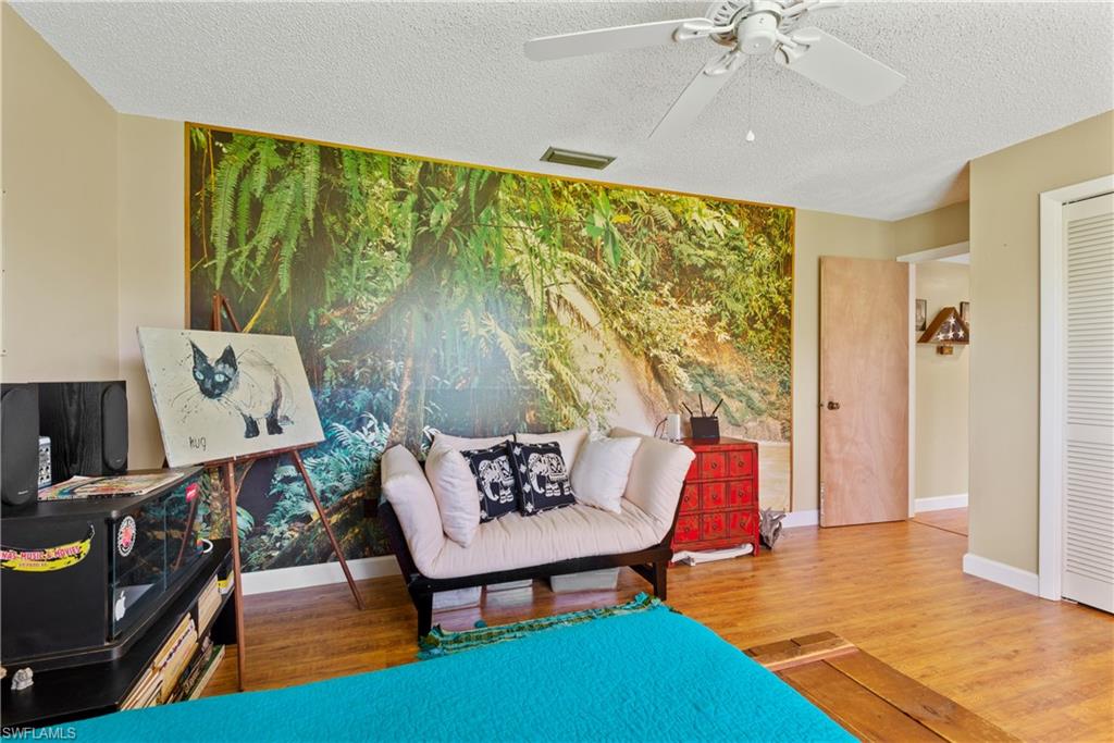 TOWN AND RIVER - Residential