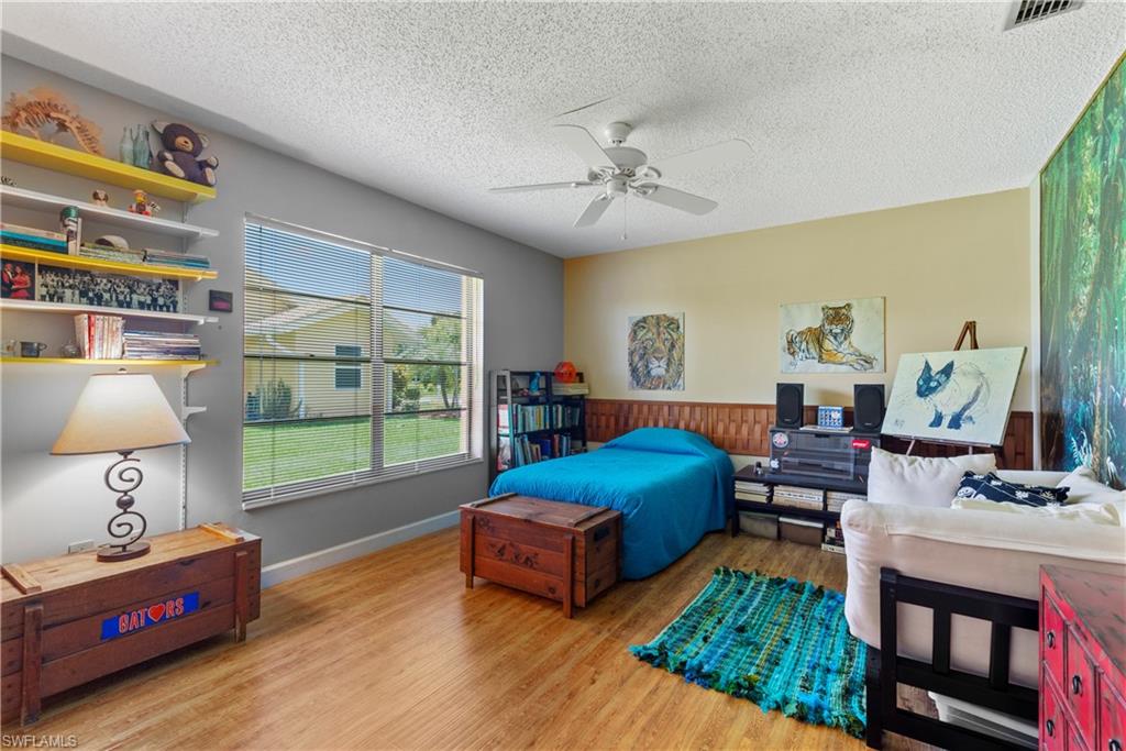 TOWN AND RIVER - Residential