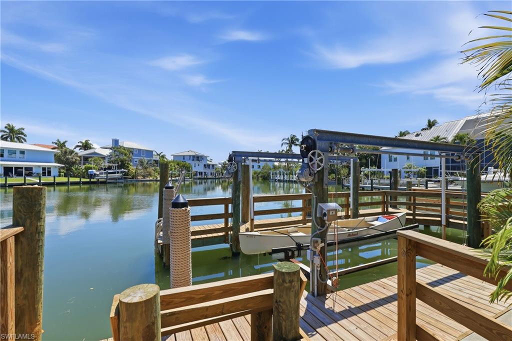 1748 Jewel Box DR