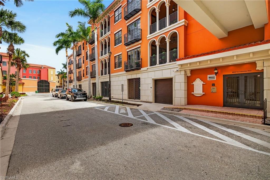 THE RESIDENCES AT COCONUT POINT - Residential