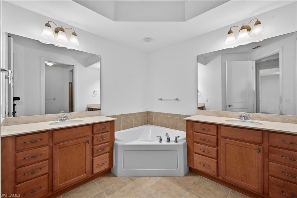 THE RESIDENCES AT COCONUT POINT - Residential