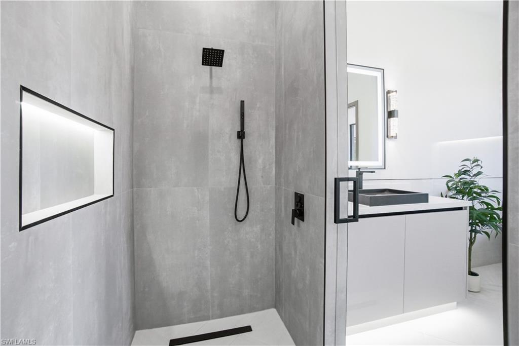 BONITA SPRINGS - Residential